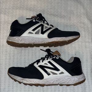 New Balance Sneakers - Mens US 11